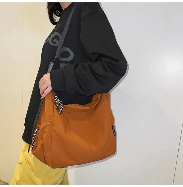 Retro Nylon Shoulder Bag Women's Large Capacity Crossbody — feature 19