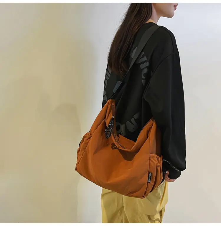 Retro Nylon Shoulder Bag Women's Large Capacity Crossbody — feature 21