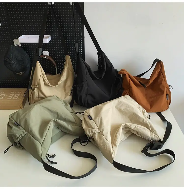 Retro Nylon Shoulder Bag Women's Large Capacity Crossbody — feature 22