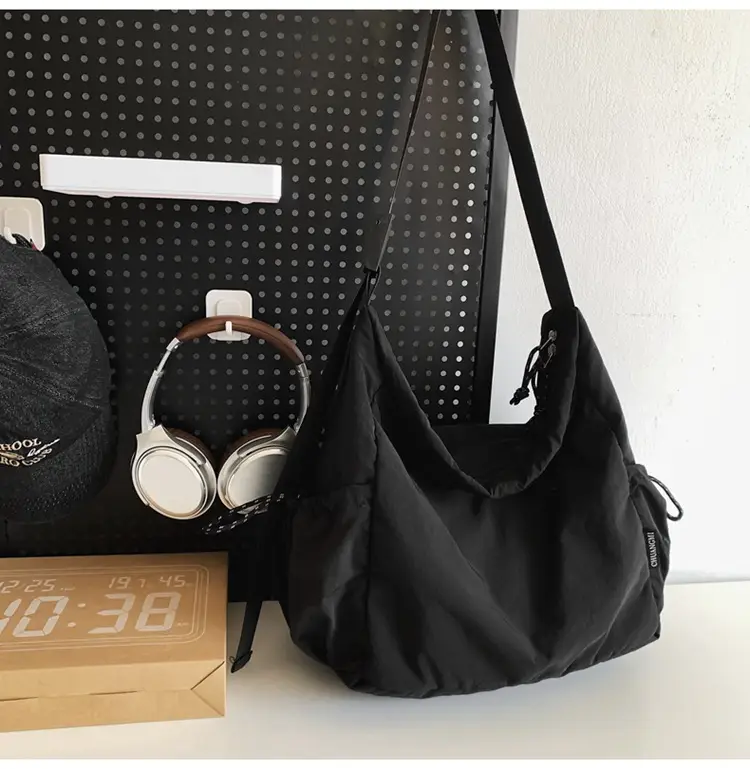 Retro Nylon Shoulder Bag Women's Large Capacity Crossbody — feature 25