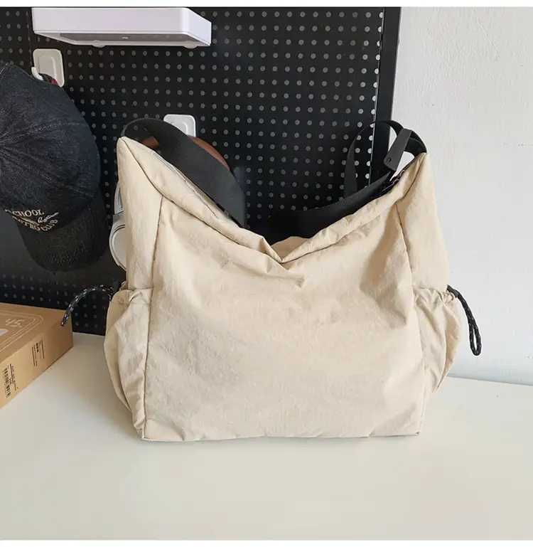 Retro Nylon Shoulder Bag Women's Large Capacity Crossbody — feature 36