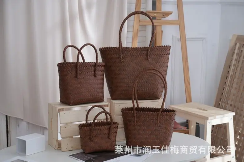Brown Woven Plastic Shoulder Bag for Travel — feature 1