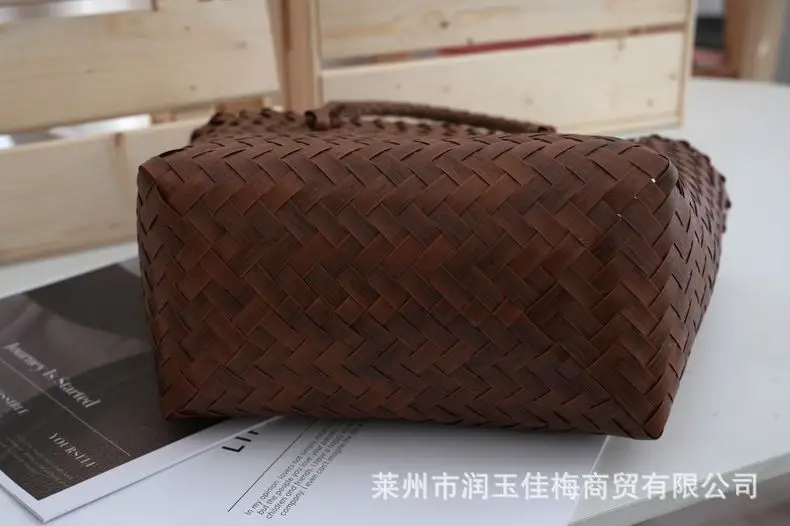 Brown Woven Plastic Shoulder Bag for Travel — feature 13