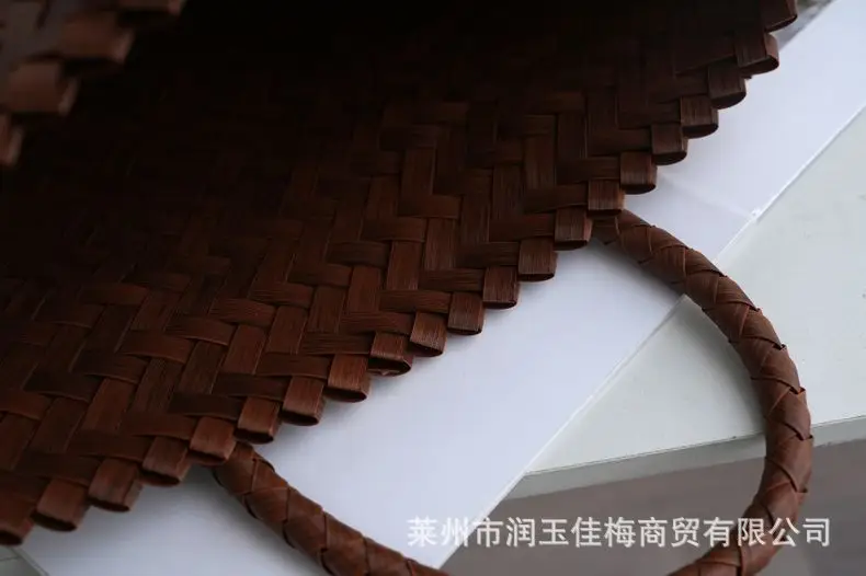 Brown Woven Plastic Shoulder Bag for Travel — feature 14