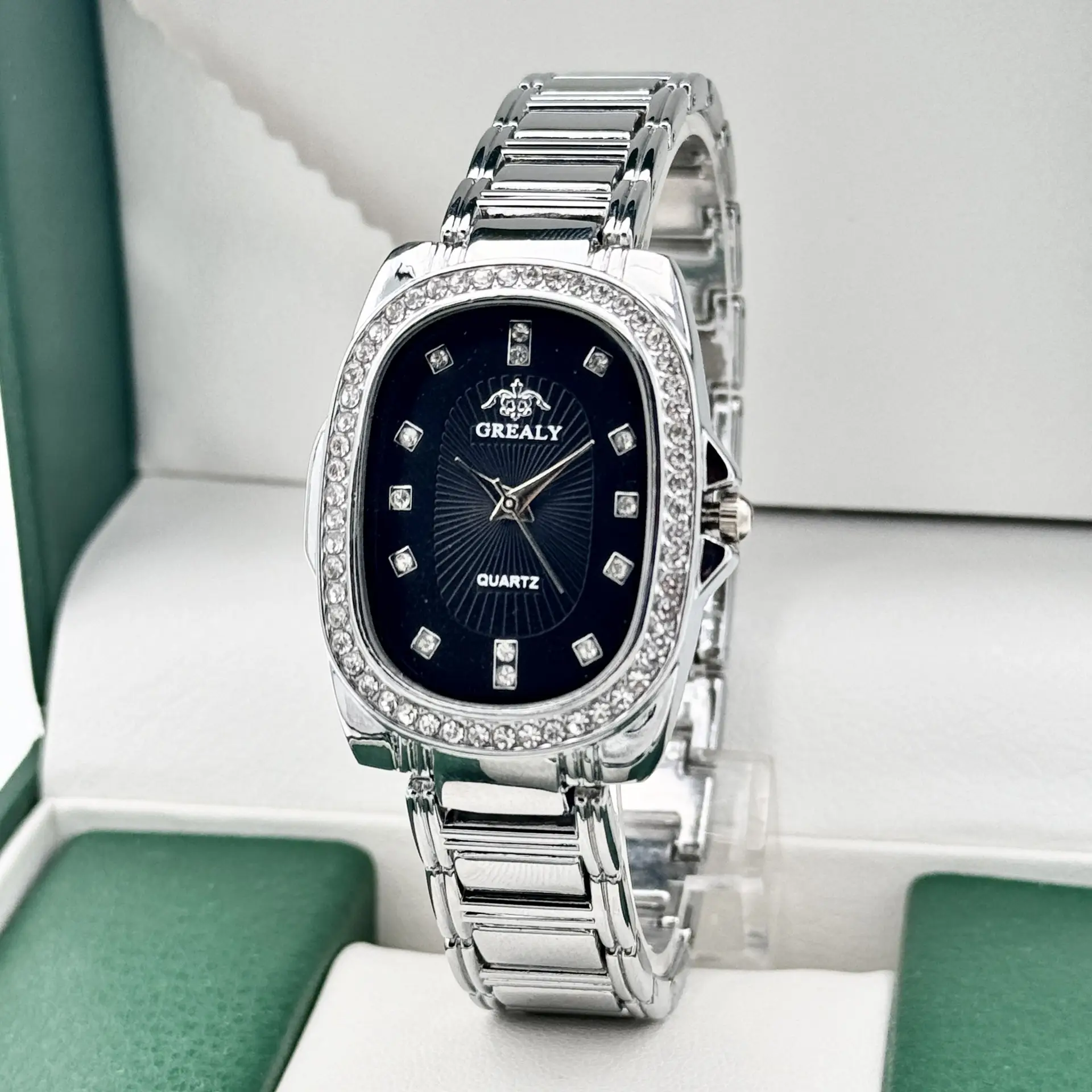 Grealy Women's Quartz Watch with Diamond Bracelet — feature 13