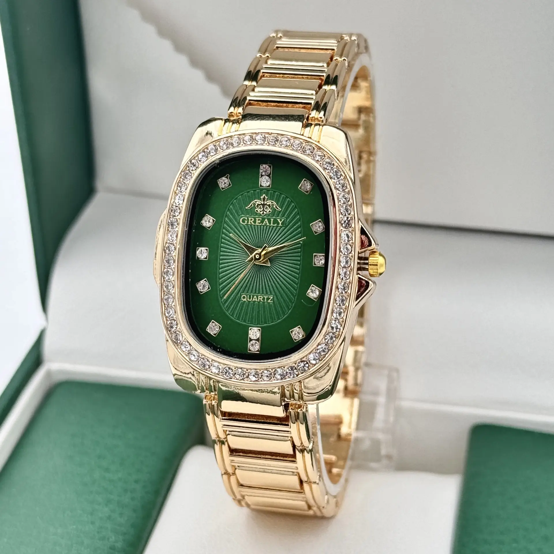 Grealy Women's Quartz Watch with Diamond Bracelet — feature 7
