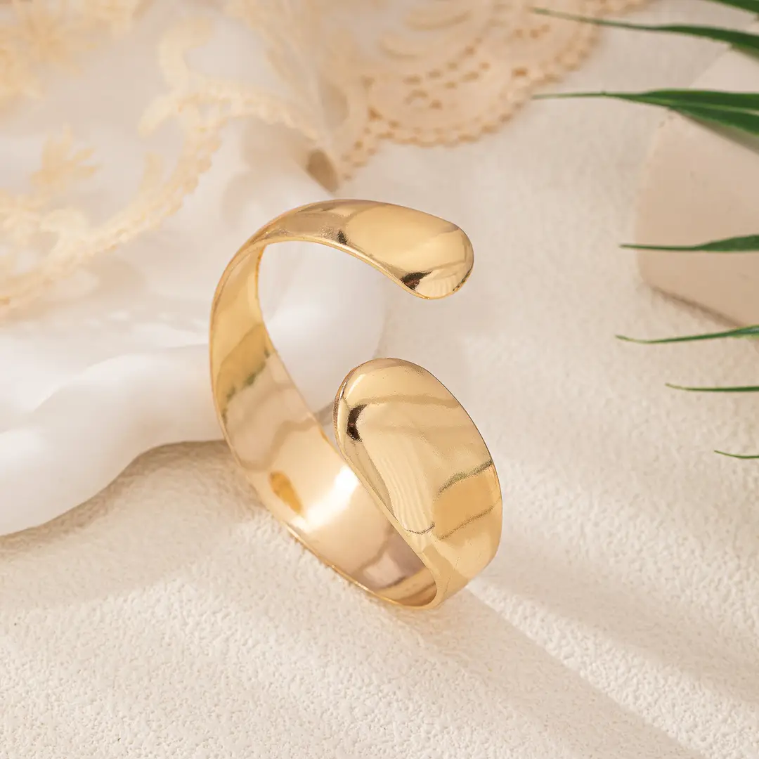 Europe and the United States cross-border supply fashion cut-off curved smooth bracelet gold opening adjustable staggered bracelet arm ring women