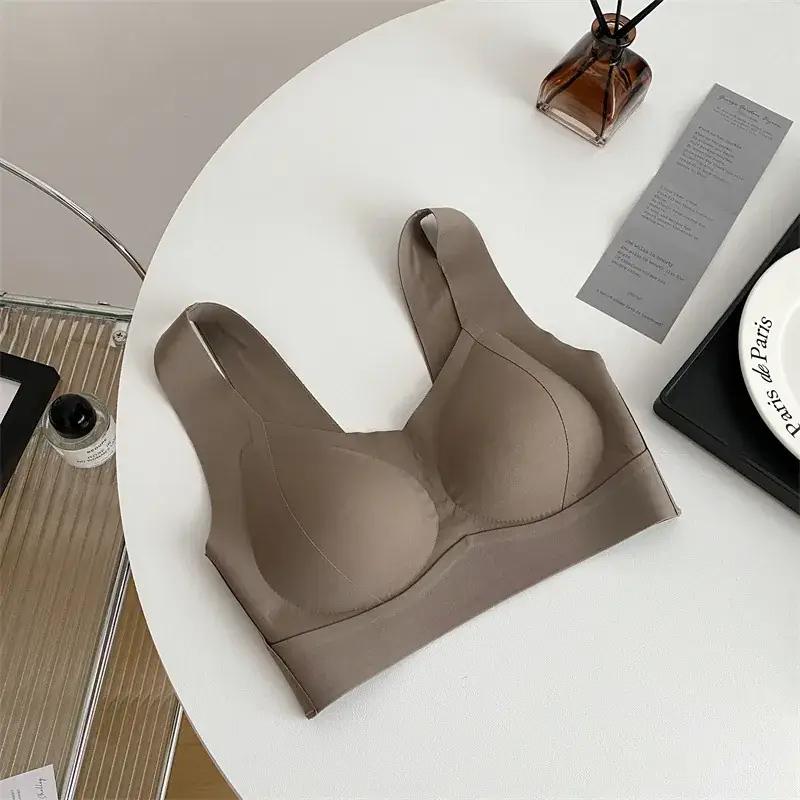 Beige Seamless Breathable Sports Bra with Anti-Sagging Design - Image 4