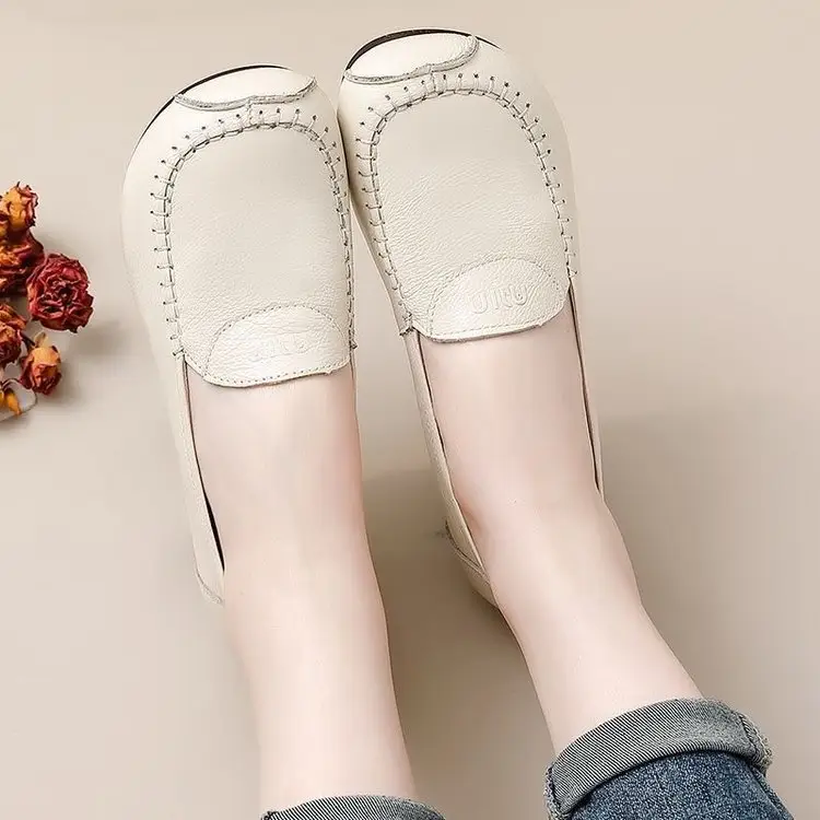 Mother's Shoes Soft Sole Slip-on Shoes Women's Autumn Comfortable Soft Beef Sole Flat Women's Shoes All-match Middle-aged Shoes - Image 5