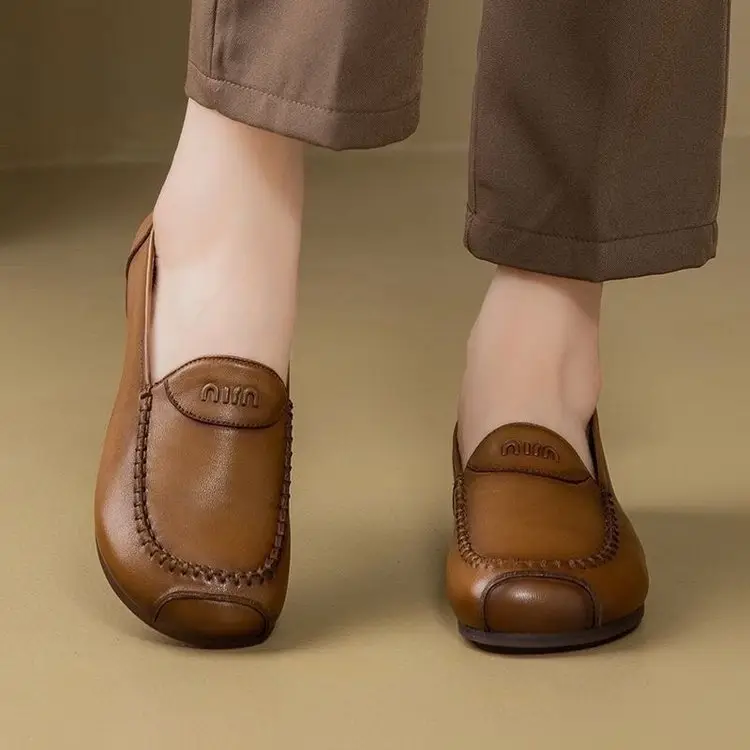 Mother's Shoes Soft Sole Slip-on Shoes Women's Autumn Comfortable Soft Beef Sole Flat Women's Shoes All-match Middle-aged Shoes — feature 5
