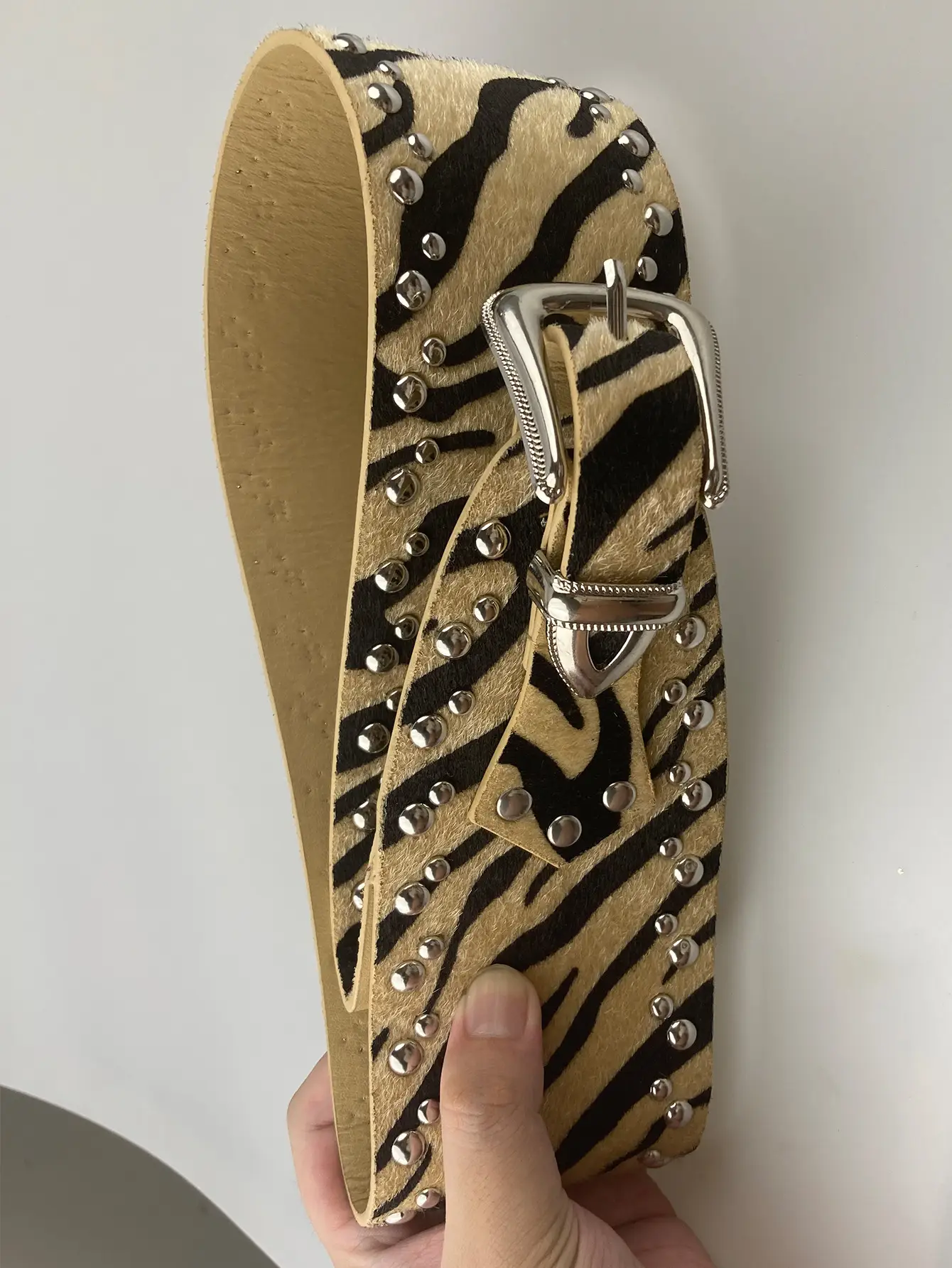 Black Rivet Belt with Buckle for Women — feature 3