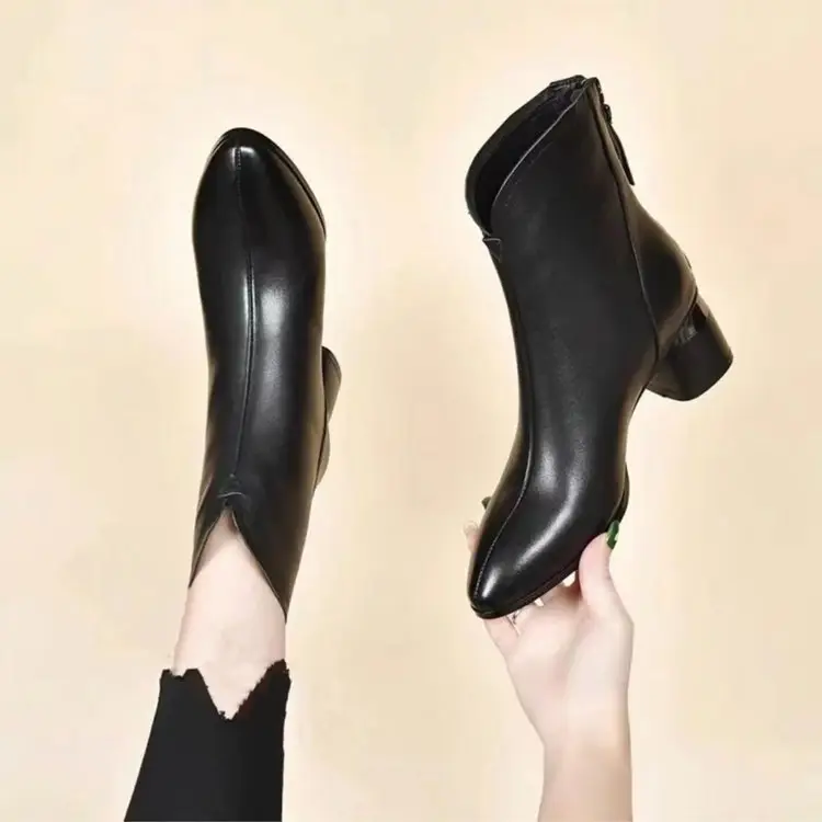 Women's Black Leather Pointed Heel Boots Middle Heel — feature 3
