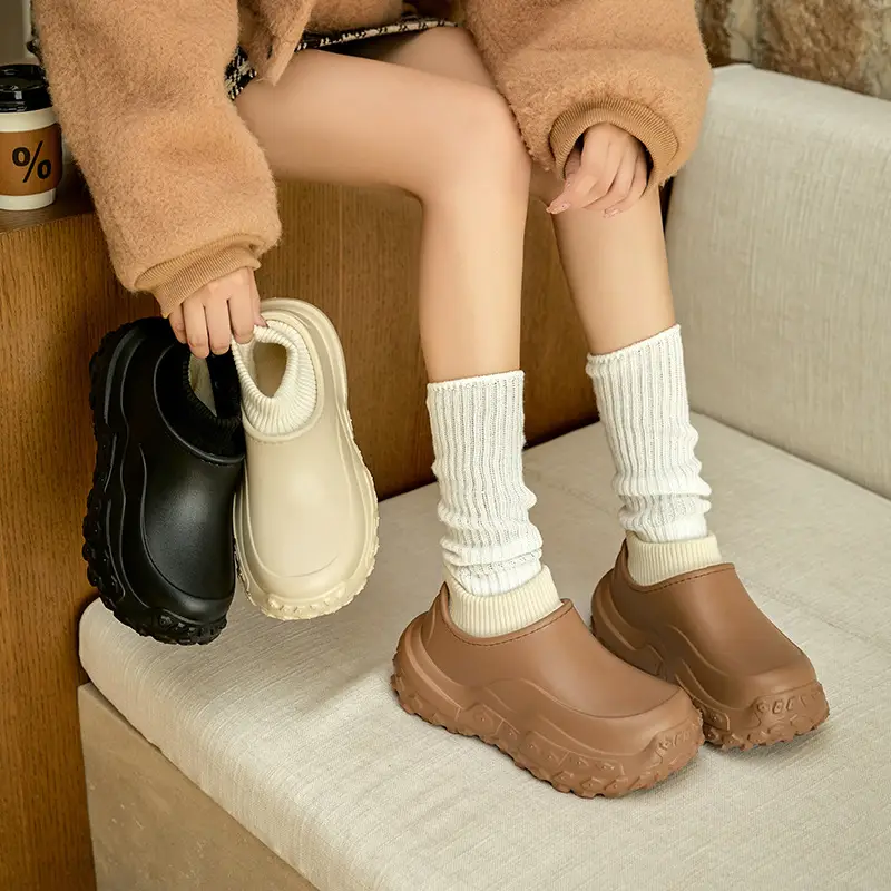 New Autumn and Winter Cotton Shoes for Home Use, Thick-Soled Cotton Slippers for Outer Wear, Non-Slip, Waterproof, Dirt-Resistant, Warm and Root-Wrapped Cotton Shoes