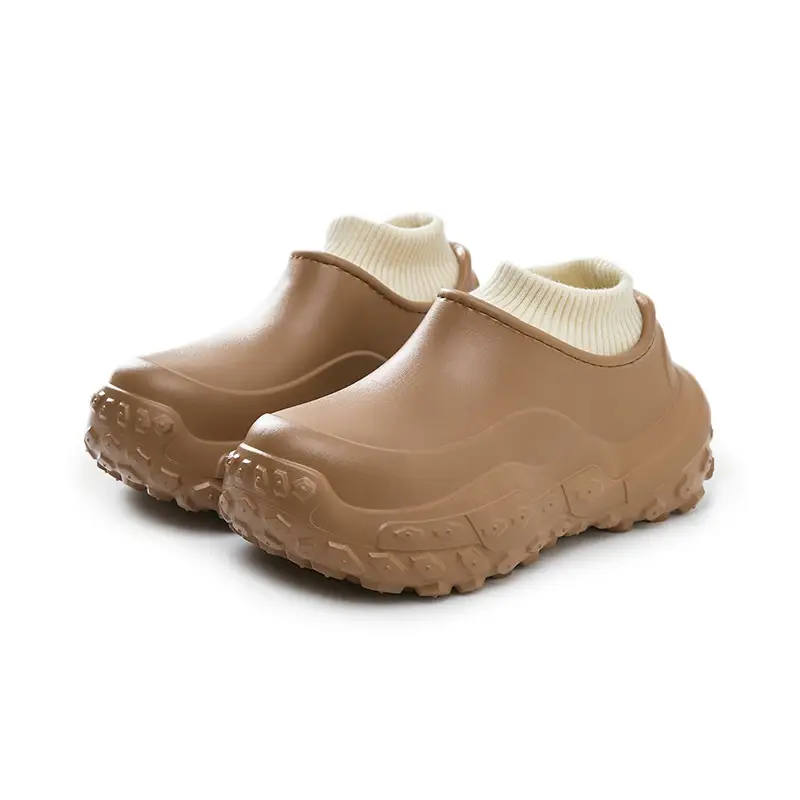 New Autumn and Winter Cotton Shoes for Home Use, Thick-Soled Cotton Slippers for Outer Wear, Non-Slip, Waterproof, Dirt-Resistant, Warm and Root-Wrapped Cotton Shoes