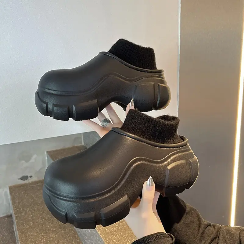 New Autumn and Winter Cotton Shoes for Home Use, Thick-Soled Cotton Slippers for Outer Wear, Non-Slip, Waterproof, Dirt-Resistant, Warm and Root-Wrapped Cotton Shoes