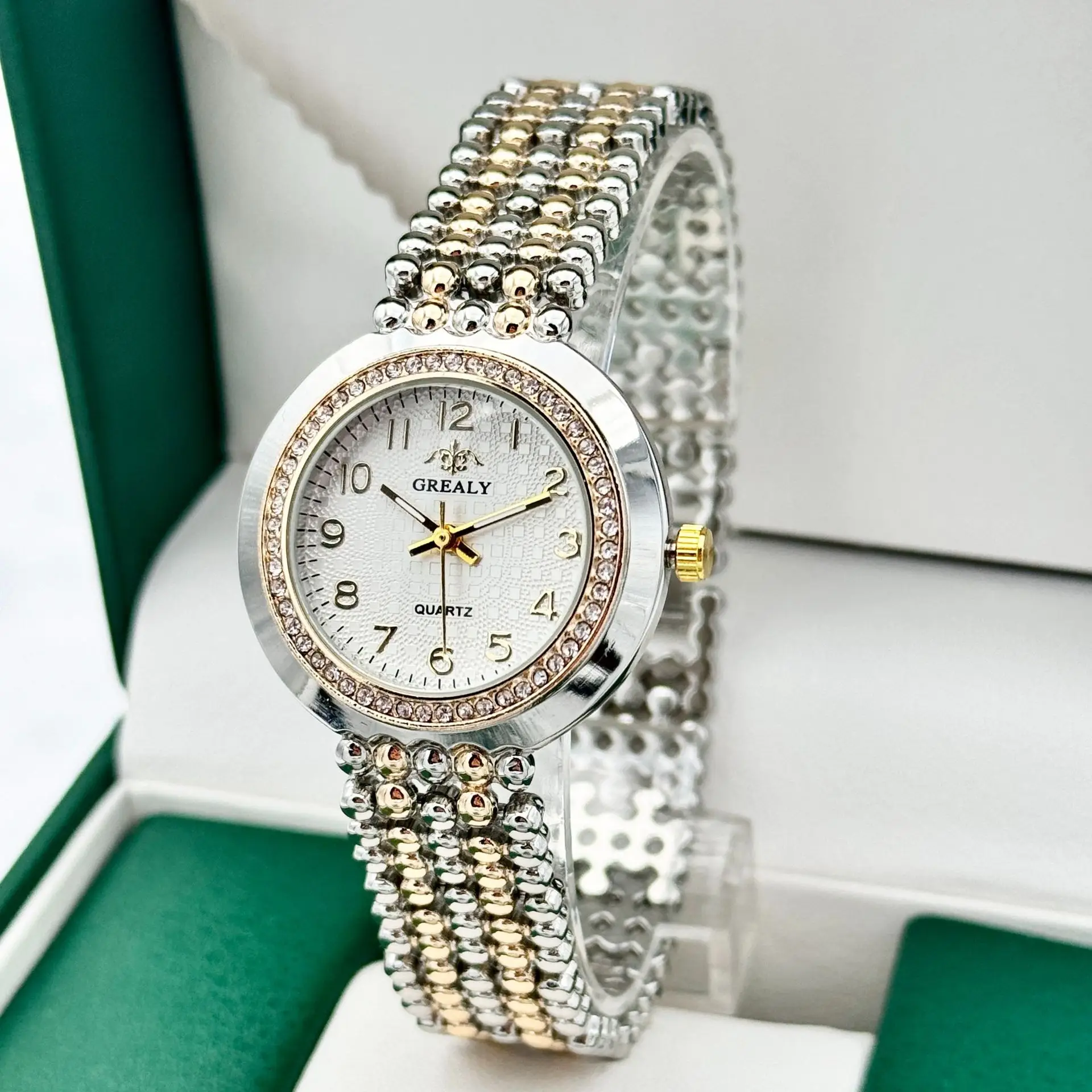 Korean Style Quartz Women's Watch with Crystal Band — feature 10