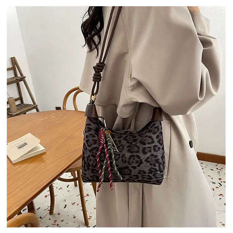 Leopard Print Shoulder Bag for Women 2026 — feature 15