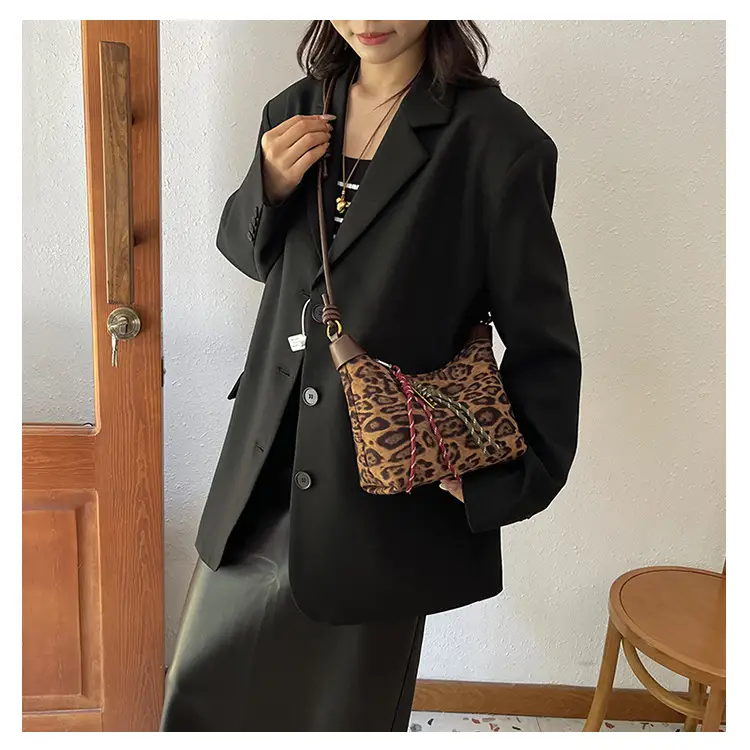 Leopard Print Shoulder Bag for Women 2026 — feature 21