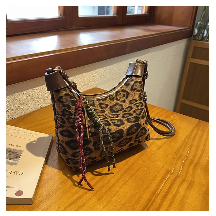Leopard Print Shoulder Bag for Women 2026 — feature 27