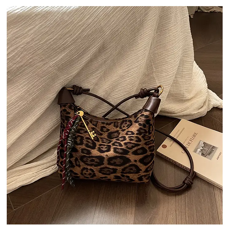 Leopard Print Shoulder Bag for Women 2026 — feature 33