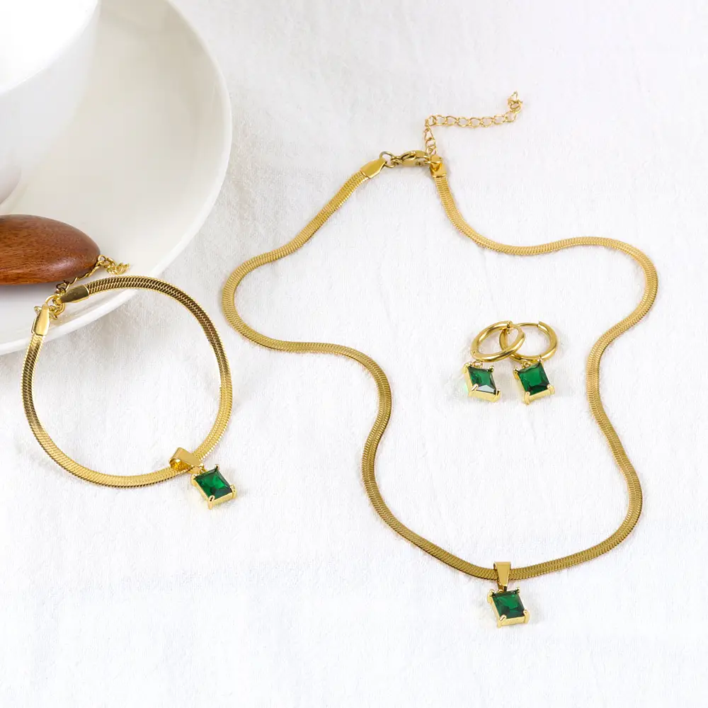 Gold Square Green Diamond Earrings Set - Image 10