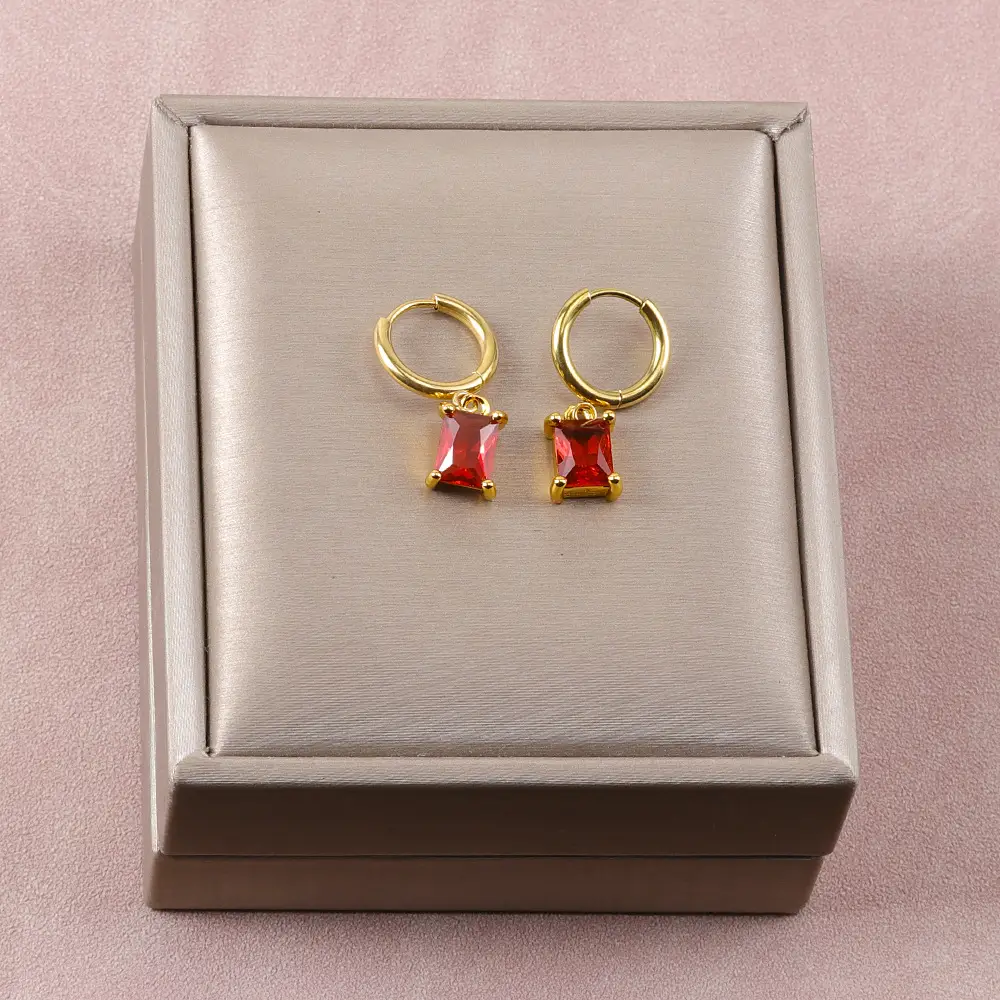Gold Square Green Diamond Earrings Set - Image 17