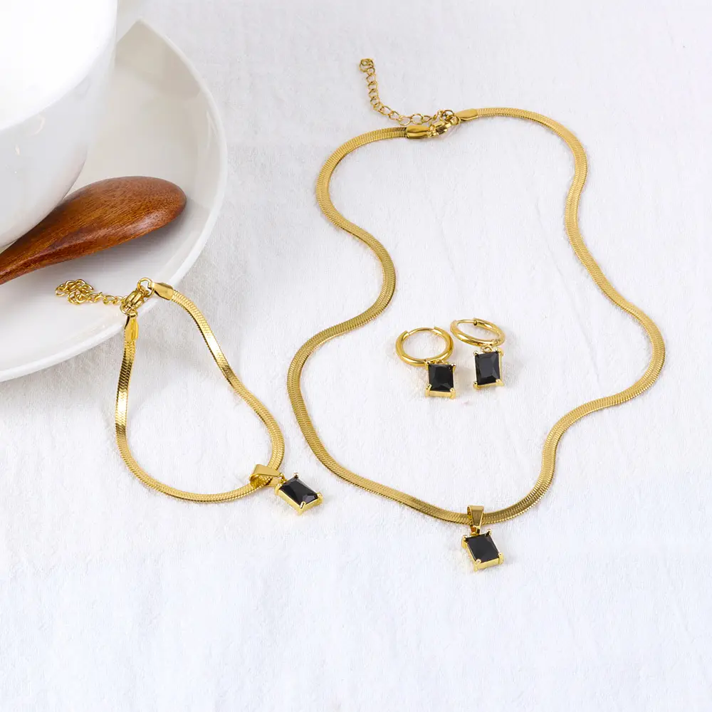Gold Square Green Diamond Earrings Set - Image 9