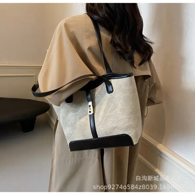 Vintage Textured Large Capacity Shoulder Bag 2026 Winter — feature 18