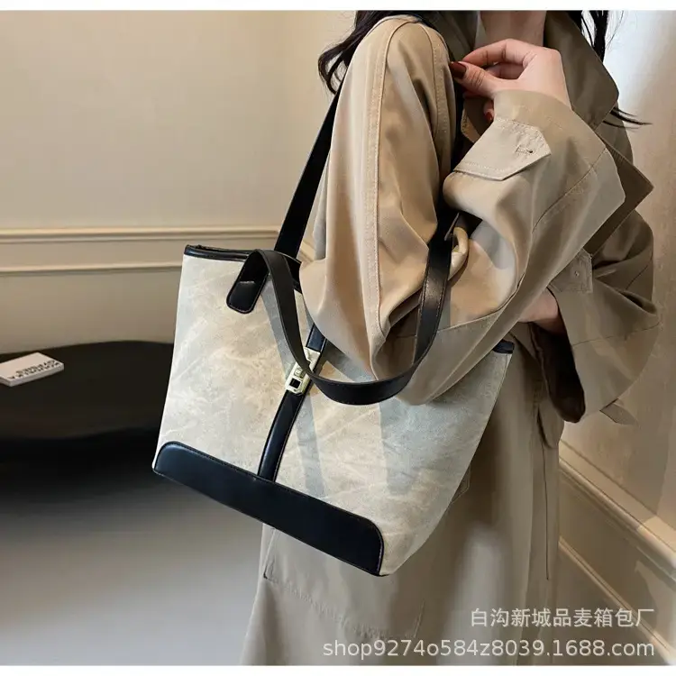 Vintage Textured Large Capacity Shoulder Bag 2026 Winter — feature 21