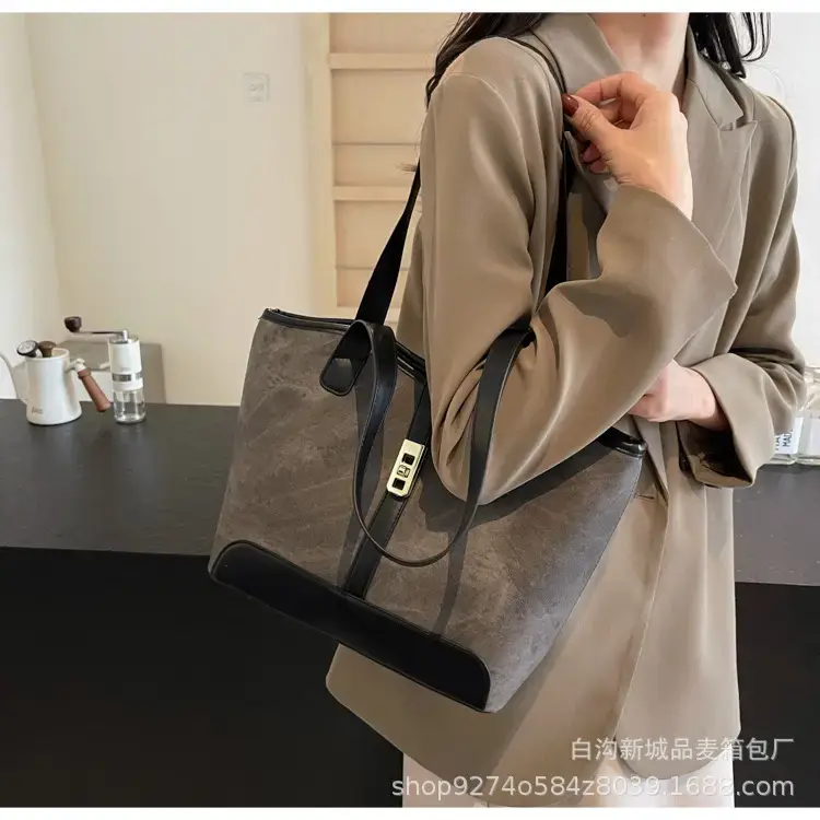 Vintage Textured Large Capacity Shoulder Bag 2026 Winter — feature 28
