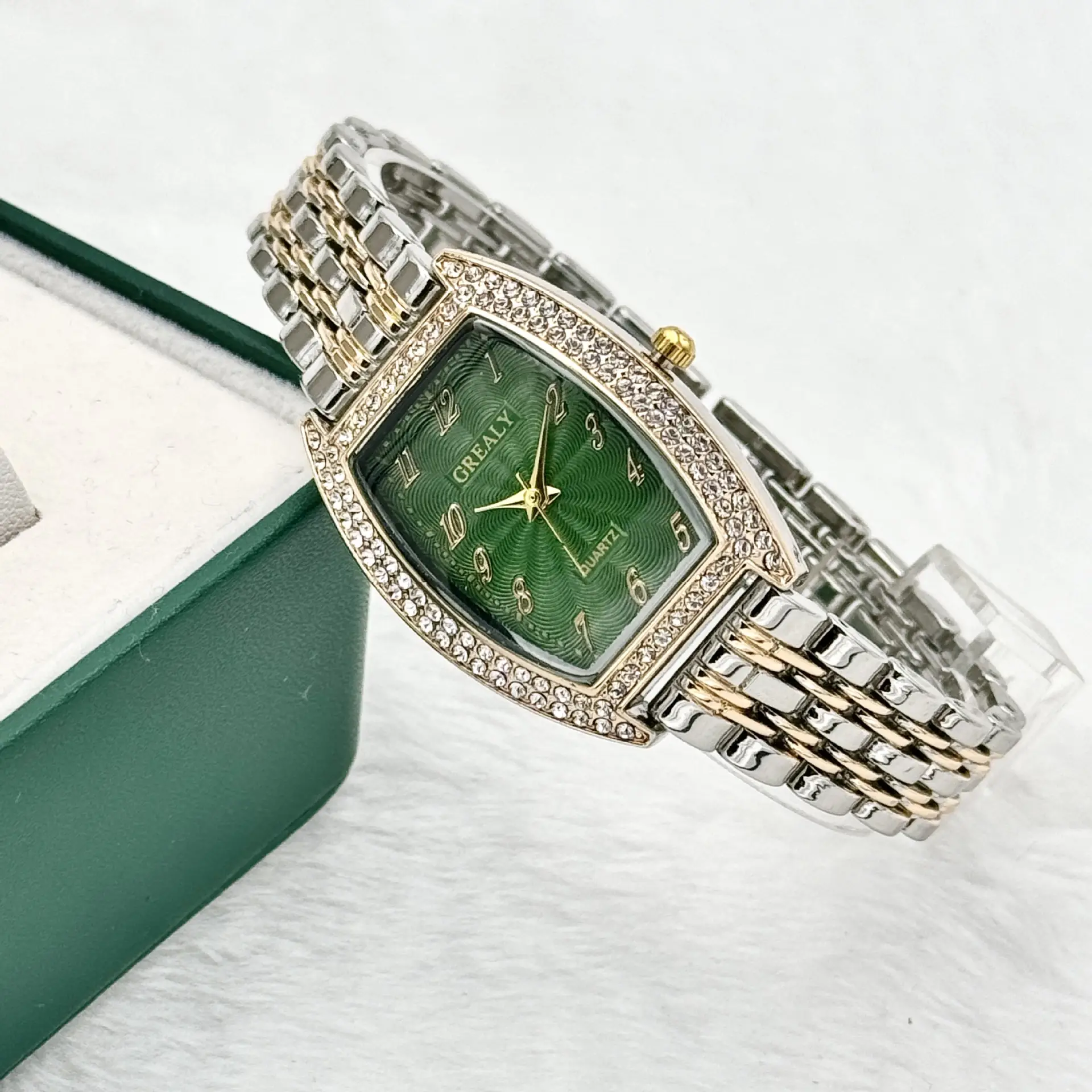 Gold Diamond Watch for Women with Quartz Dial — feature 5