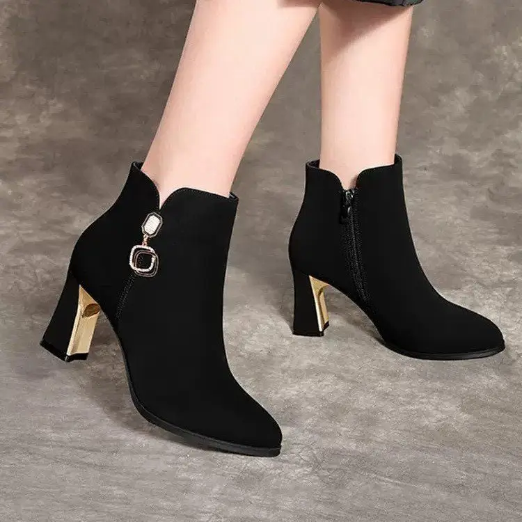 Women's Black Fleece Lined Warm Ankle Boots with Thick Heel — feature 4