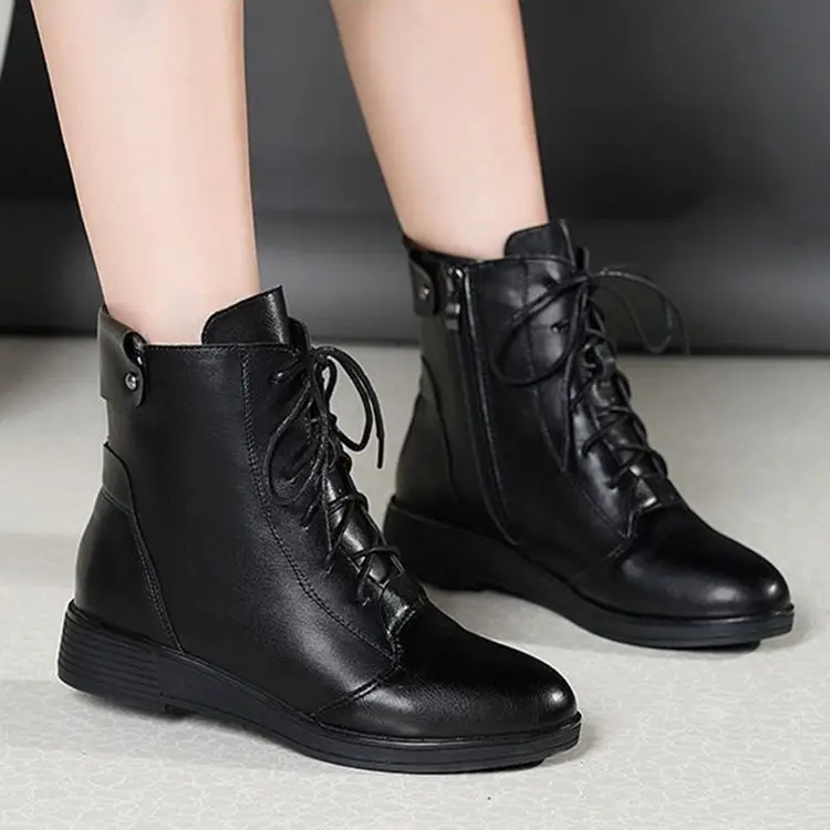 Women's Black Fleece-Lined Flat Boots 2024 - Image 6