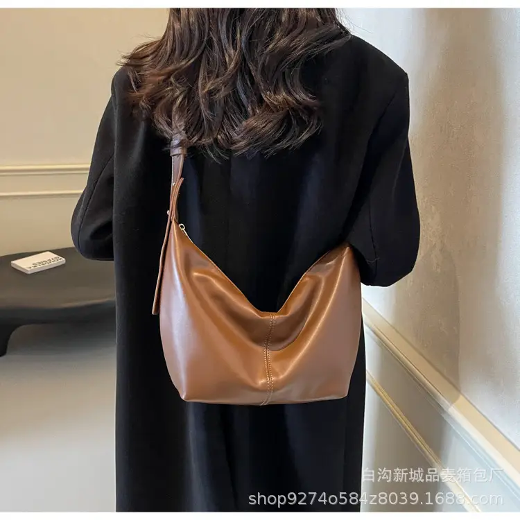 Large Capacity Brown Leather Shoulder Bag for Commuting — feature 20