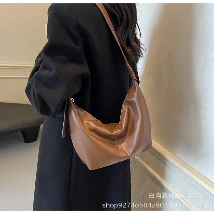 Large Capacity Brown Leather Shoulder Bag for Commuting — feature 22