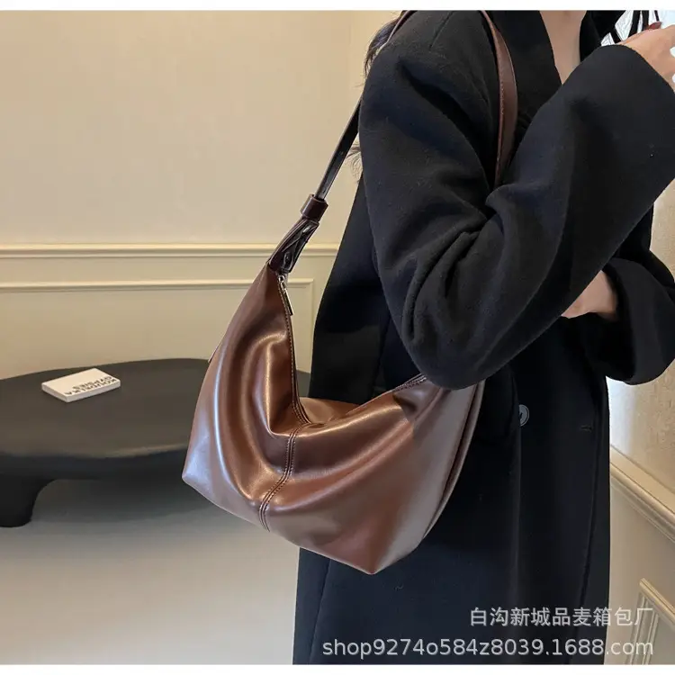 Large Capacity Brown Leather Shoulder Bag for Commuting — feature 25