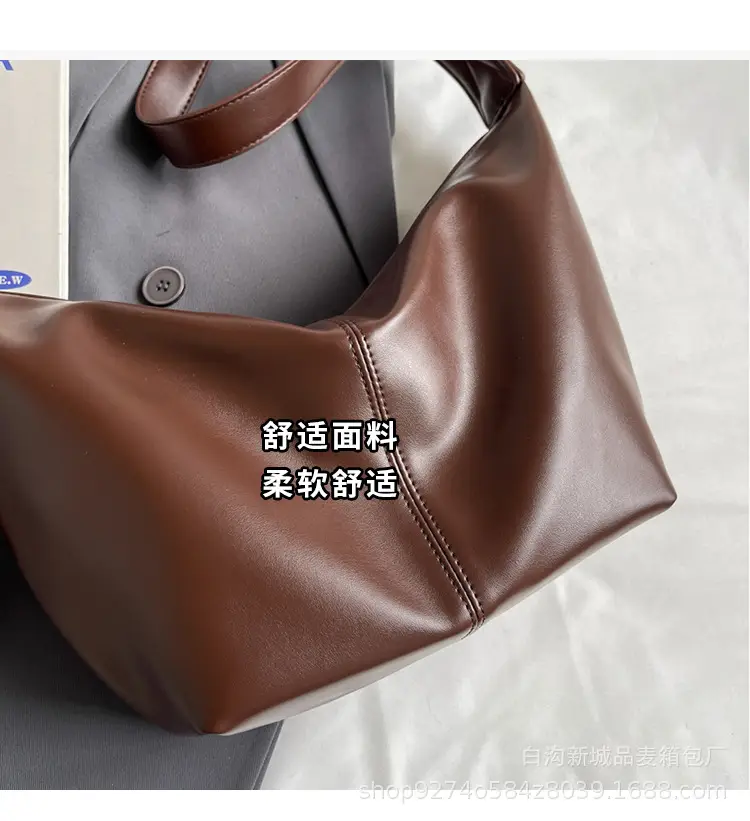 Large Capacity Brown Leather Shoulder Bag for Commuting — feature 5