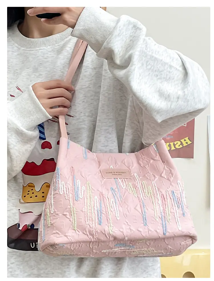Women's Large Capacity Embroidered Shoulder Bag — feature 14