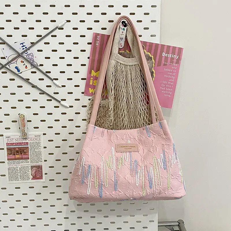 Women's Large Capacity Embroidered Shoulder Bag - Image 4