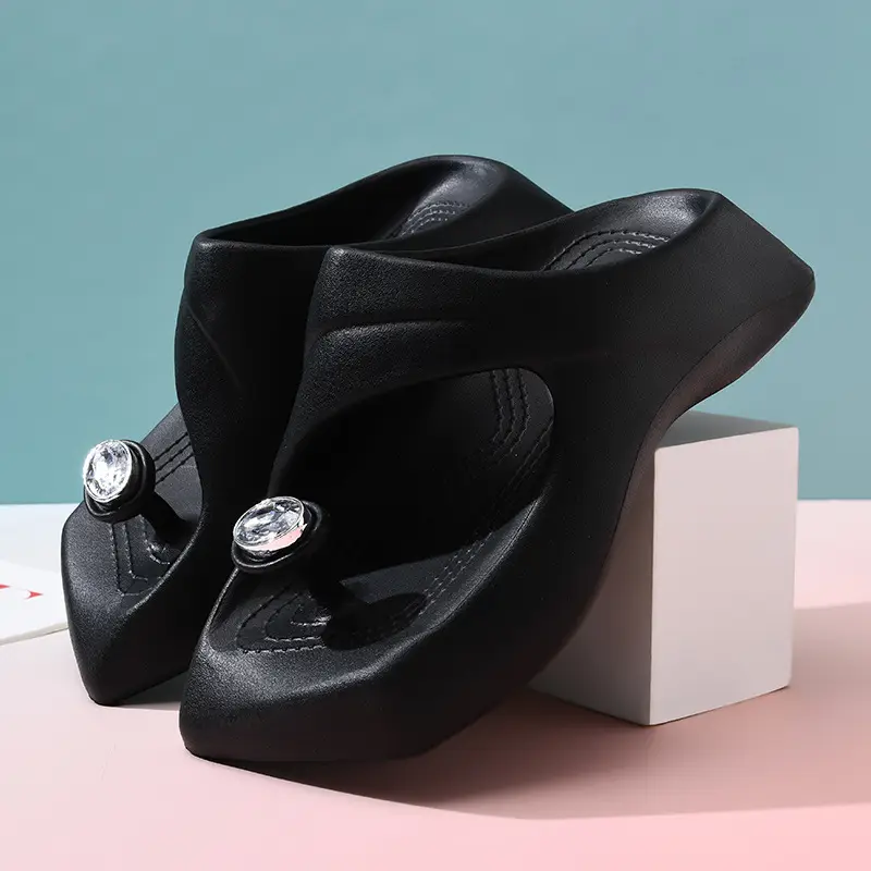 Thick-soled slippers women's outdoor outdoor wear 2024 new fashion fairy style with skirt beach Internet-famous French sandals - Image 2
