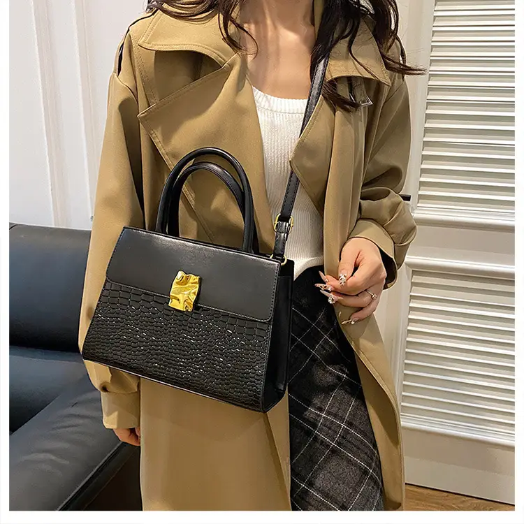 2024 Retro Croc Pattern Women's Handbags — feature 9