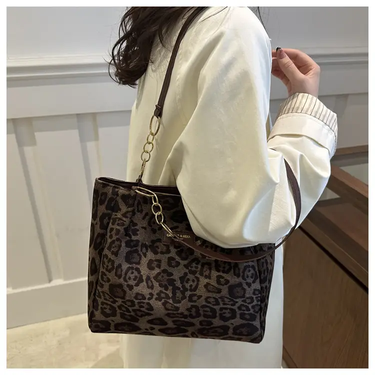 Leopard Print Women's Large Shoulder Bag 2024 — feature 18