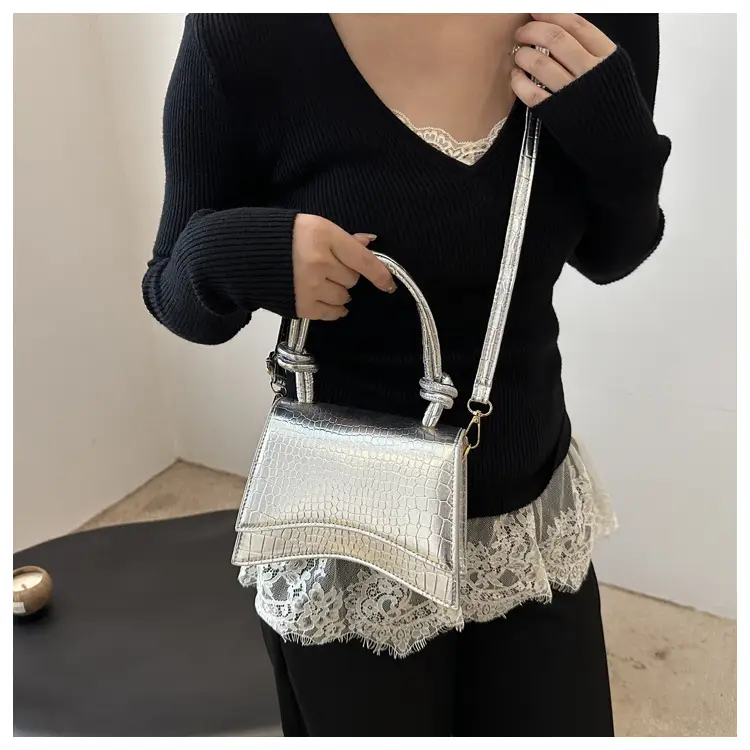 Crocodile Textured Shoulder Bag Women 2024 — feature 15