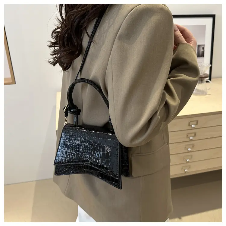Crocodile Textured Shoulder Bag Women 2024 — feature 16