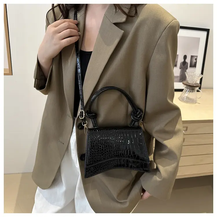 Crocodile Textured Shoulder Bag Women 2024 — feature 17