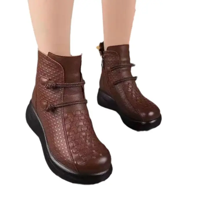 Women Black Leather Round Toe Boots with Fleece Lined Warm Bottom