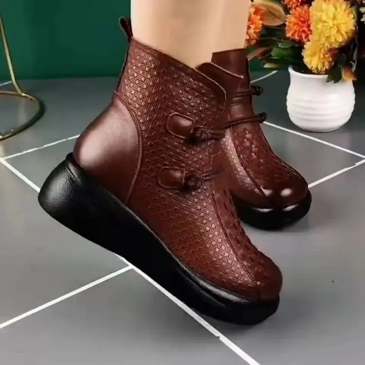 Women Black Leather Round Toe Boots with Fleece Lined Warm Bottom — feature 6