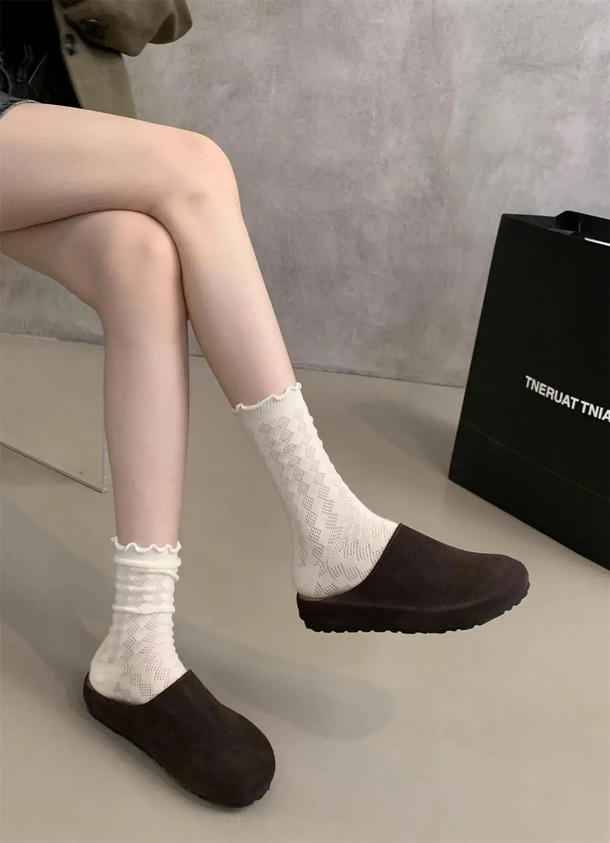 French Style Vintage Slip-On Flats for Women 2024 — feature 14