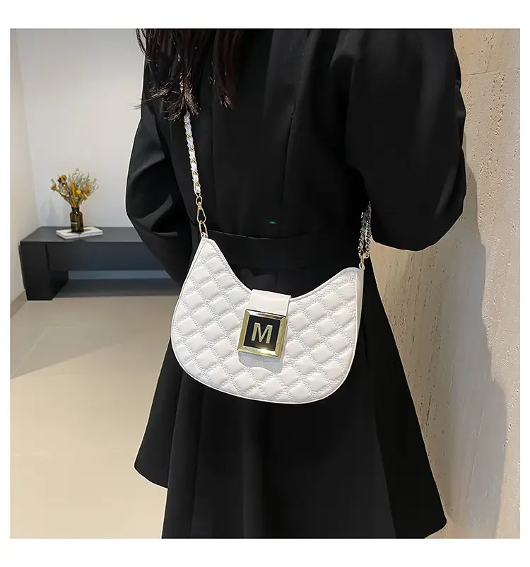 Pink Diamond Chain Shoulder Bag for Women 2024 — feature 14
