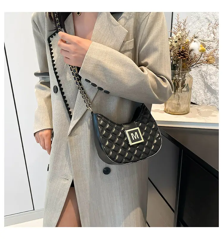 Pink Diamond Chain Shoulder Bag for Women 2024 — feature 16